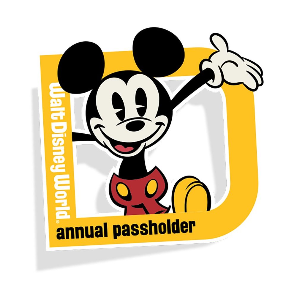 WALT DISNEY WORLD MICKEY MOUSE GOLD YELLOW D 2021 ANNUAL PASSHOLDER MAGNET NEW